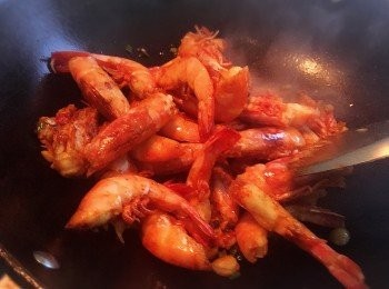 step8: 落剛炸好既蝦炒