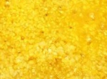 step1: 鮮蔬粉3-4茶匙加入1杯水拌勻，中慢火熱鍋，加入珍珠米略炒，加入薑黃粉拌炒，再分次加入剛才的水份，炒米，每次見差不多收乾水，再加水份（可以蓋起來加速米熟），直至米熟成飯，