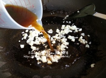 step10: 再加入調味汁料用中火煮滾