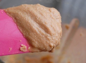 step4: 繼續攪拌至成花生醬即可！（如想要幼滑的，就攪拌長一點時間）