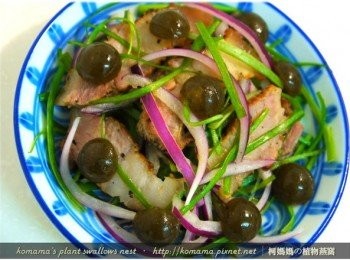 step7: 最後再擺放已剖半的黑木耳QQ圓來增加口感，提升美味度！