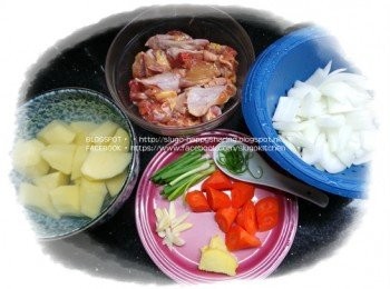 step1: 醃料：生抽 1湯匙，紹興酒 1/2湯匙，糖 1/2茶匙，粟粉 1/2湯匙，麻油 少許(後下)

調味料：蠔油 1 1/2湯匙，生抽 1茶匙，清水 120毫升

粟粉水：粟粉 1茶匙，清水 1湯匙 **拌勻