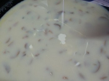 step9: 熄火後加入適量淡忌廉拌勻即可