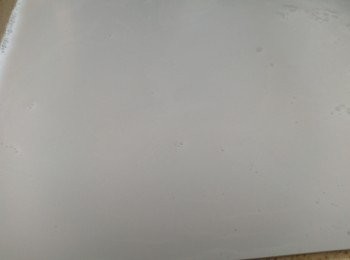 step3: 襯熱倒入方盆中,厚度只需2mm左右,攤凍後放入雪櫃。