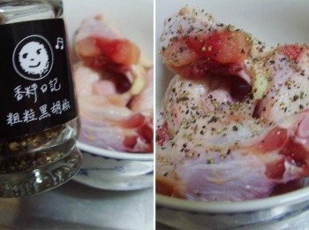 step2: 小棒腿先以黑胡椒1/2茶匙ˊ鹽1/4茶匙ˊ抓勻醃漬入味