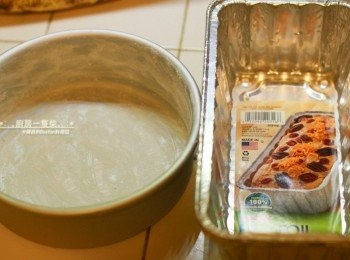 step1: 烤盤噴油防沾，或鋪上烤盤紙，烤箱預熱華氏350度(攝氏175度)。