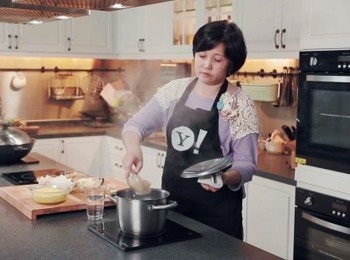 step4: 水滾後將冰糖煮溶