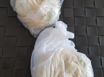 step5: 繼而放入保鮮袋內,將麵糰雪入雪櫃下層(半日至一天時間)