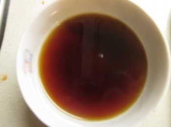 step2: 米酒.烏醋.榖盛壽喜燒醬及水100cc調成一碗備用