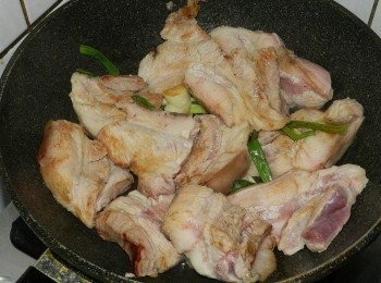 step3: 下三層肉煎炒至金黃
