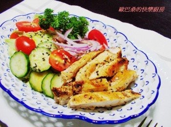 step5: 擺盤ˊ淋上調勻的<span class="group_3">和風醬汁</span>再灑上酌量熟黑白芝麻即可