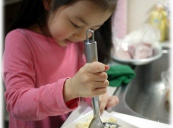 step11: 這個做法真的不難，所以全程都能讓我的小幫手momo來幫忙