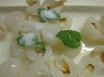 step3: 加入糖及薄荷醃漬1小時或以上