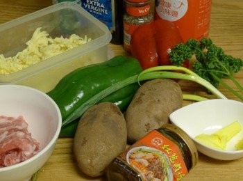 step1: 所有<span class="group_1">食材</span>準備好，豬絞肉洗淨瀝乾用，<span class="group_2">薯泥肉醬</span>用料的蒜、蔥，洋蔥、各式彩椒、巴西利葉切末，其餘<span class="group_1">食材</span>與調味醬料備好  所有<span class="group_1">食材</span>準備好，豬絞肉洗淨瀝乾用，<span class="group_2">薯泥肉醬</span>用料的蒜、蔥，洋蔥、各式彩椒、巴西利葉切末，其餘<span class="group_1">食材</span>與調味醬料備好