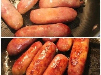step3: 取一煎鍋, 將蒸熟的香腸, 連同肉汁一起倒入鍋中. 大火煎燒, 並用鍋鏟不時得滾動香腸, 待肉汁收乾, 香腸表面呈現焦香的黏液即完成