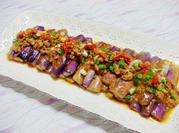 step5: 盛盤上桌前灑上少許蔥花和辣椒絲即可(不嗜辣的自動省略)