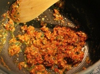 step5: 炒鍋中, 用少許油將<span class="group_2">橘醬</span>炒香後