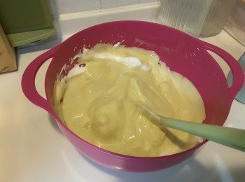 step4: 倒入模具中，入爐前登兩三下