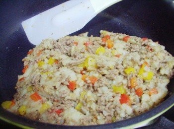 step4: 將完成的步驟3<span class="group_1">材料</span>拌勻放微涼