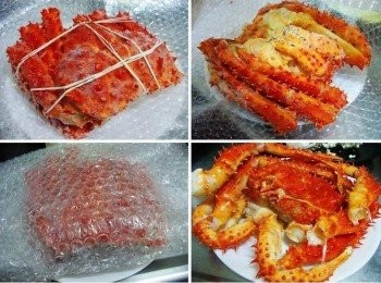 step1: 介紹做法前先跟大家分享帝王蟹處理方式ˊ 【好魚網~帝王蟹】是來自智利熟凍帝王蟹ˊ 捕撈後馬上高溫川燙ˊ保持帝王蟹的新鮮ˊ 再經過低溫急速冷凍來鎖住帝王蟹肉質的彈性！ 肉質帶有淡淡的甜味ˊ口感綿密紮實ˊ 運用自然解凍法是最適合的處理方式ˊ 收到全程低溫配送的帝王蟹ˊ如果沒有立即要用ˊ 可利用附贈的防護膜直接放冷凍保存ˊ 食用前取出ˊ剪掉捆綁筋ˊ一樣用防護膜包覆住ˊ 這樣可防止水份蒸發而使螃蟹失去鮮味! 之後放於室溫下自然解凍，等解凍到約八分的程度即可食用。