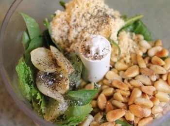 step3: 將所有材料倒入食物調理機或果汁機打成泥狀即完成