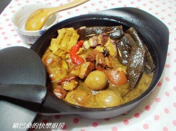 step5: 香濃不膩口ˊ超級下飯的一鍋搞定ˊ大家一定要試試。 <span class="group_1">材料</span>沒有限定ˊ喜歡什麼就放什麼ˊ其他食材也一樣ˊ根據喜好做決定ˊ 八角不愛可省略ˊ喜歡辣ˊ自己加入辣椒ˊ 油油亮亮ˊ超入味ˊ每一口都讓人大大滿足~~