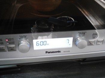 step9: 用Panasonic蒸氣式微波爐設定600Wˊ微波約50秒至1分鐘