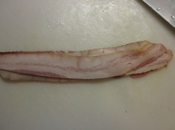 step2: 培根切半成長條狀