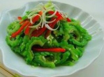 step5: 喜歡辣椒的可以放些辣椒油攪拌均勻，不喜歡的可以不放