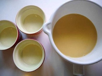 step3: *蛋液過篩三次。