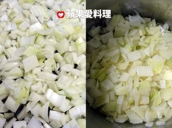 step1: 洋葱切碎後，平底鍋倒入少許油，炒軟後取出放涼。