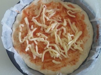 step2: 再鋪上碎芝士