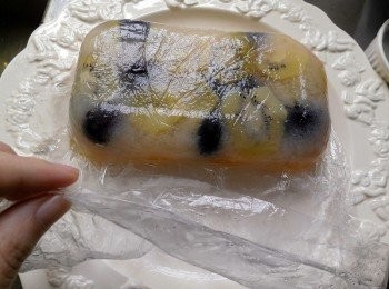 step7: 等凝固後放冰箱冰涼後再放置盤中，