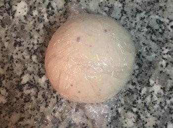 step2: 用保鮮膜或扭乾的紗布蓋起來，鬆弛5分鐘。