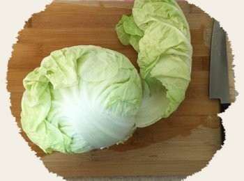 step1: 大白菜洗淨，剝片。