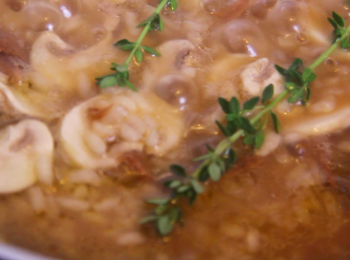 step11: 加入備好的牛肝菌、百香里及蘑菇