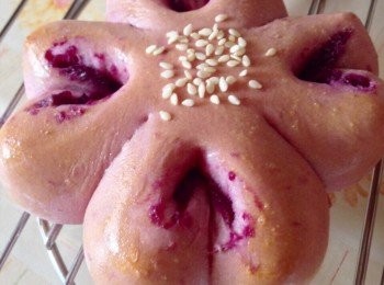 step11: 預熱焗爐180度，焗15-20分鐘，麵包上色就完成。
* 各家爐溫有別，請自行調整時間！