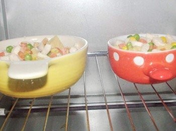 step5: 送入已經事先預熱好烤箱ˊ180度c烘烤30分鐘左右即可