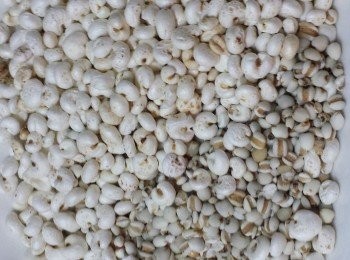 step2: 生熟薏米用水浸1小時，備用。