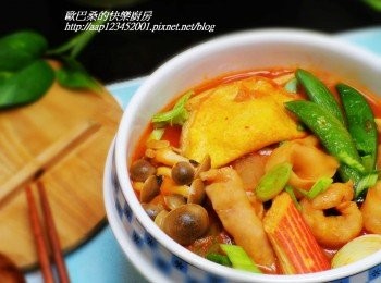 step7: 7.美味可口韓式泡菜海鮮餃湯麵就完成囉。

桂冠火鍋餃類選擇多ˊ每一種口感味道都非常好吃ˊ
而且運用方便ˊ也好搭配。
平時家裡冷凍都會準備些ˊ突然想煮個湯ˊ
煮粥/煮麵/時要加料都超實用。
最重要口味ˊ品質ˊ都一級棒。
大人小朋友也都超喜歡~