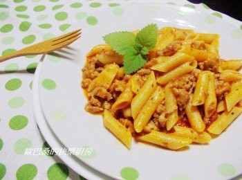 step7: 簡單美味蕃茄羅勒肉醬筆管麵就完成囉。