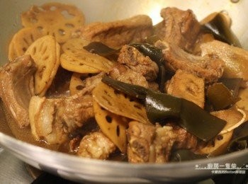 step4: 途中適時翻炒一下，使入味均勻。若湯汁收太乾，可酌量加入約100ml清水。