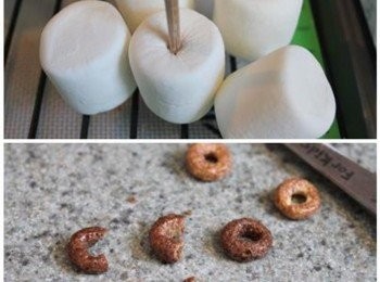 step1: 準備工作: 棉花糖中央用筷子搓洞(不插到底) 圈型穀片用剪刀剪半, 成咖啡杯把手狀