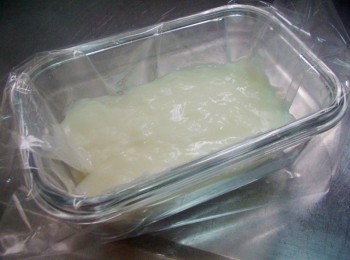 step3: 將完成的麵糊倒入並抹平ˊ然後放涼ˊ送冷藏2~3小時