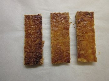 step6: 烤出來的酥皮切成你要的大小,3片一組