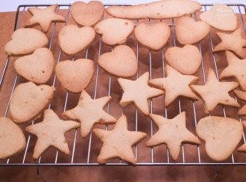 step9: 焗好後放到架上放涼