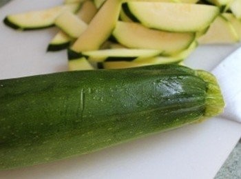 step1: 櫛瓜洗淨, 切薄片