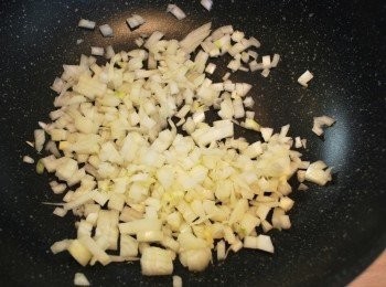 step1: 製作<span class="group_2">辣肉醬</span>