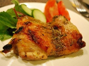 step5: 出爐後讓雞肉休息10分鐘再上桌切開