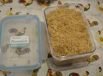 step5: 炒好肉鬆，常溫放入密封盒一兩個星期也不會變壞的。